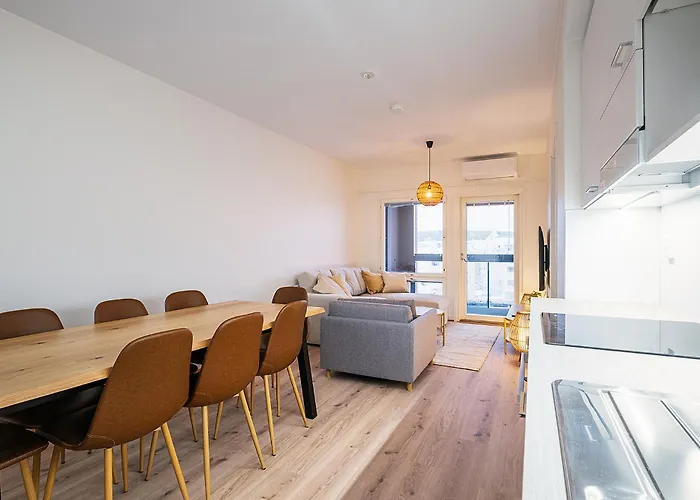 Brand New 2Bdr Apartment With Private Sauna D14
