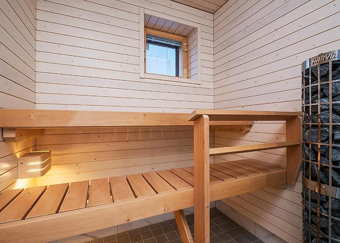 Brand New 2Bdr Apartment With Private Sauna D14